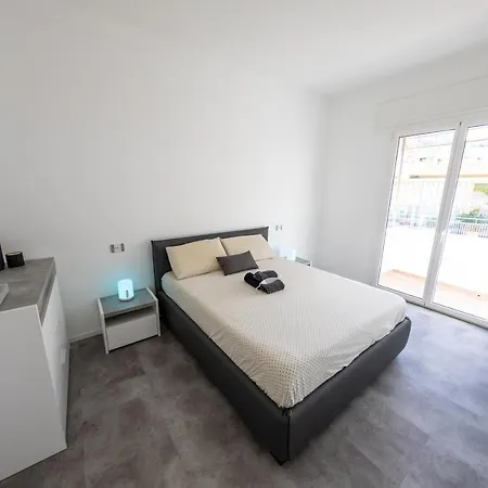 Porto SanremoCasa Di Lusso Con Jacuzzi Privata Lägenhet *